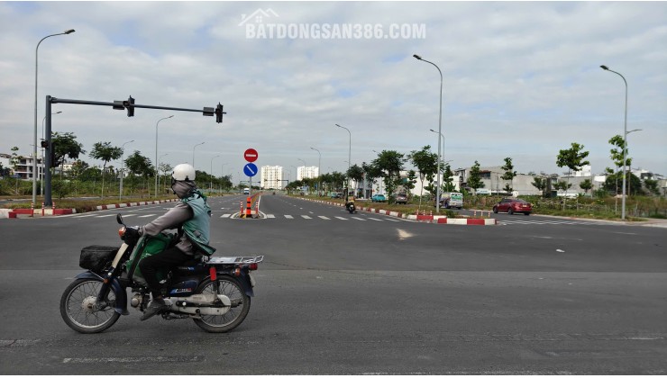 METRO SÀI GÒN THAM LƯƠNG ĐIỂM NHẤT ĐÔNG HƯNG THUẬN QUÂN 12
GIÁ HIẾM CHỈ 6,8TY SỞ HỮU 100M2