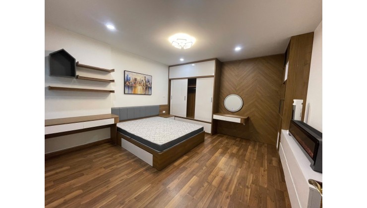 Hàng Hiếm R3: Căn Góc 3 Ngủ – Full Nội Thất – Trung Tâm Trường Điểm!