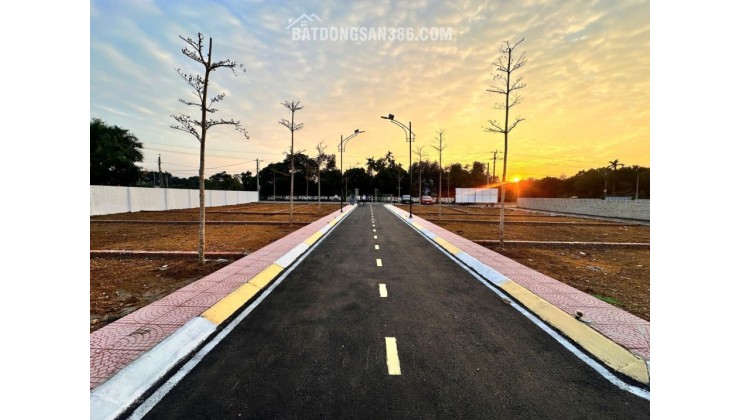 Tôi cần bán mảnh đất trục chính kinh doanh đường rộng 7m, full thổ cư sổ hồng hà nội, gần Cổng ĐHQG