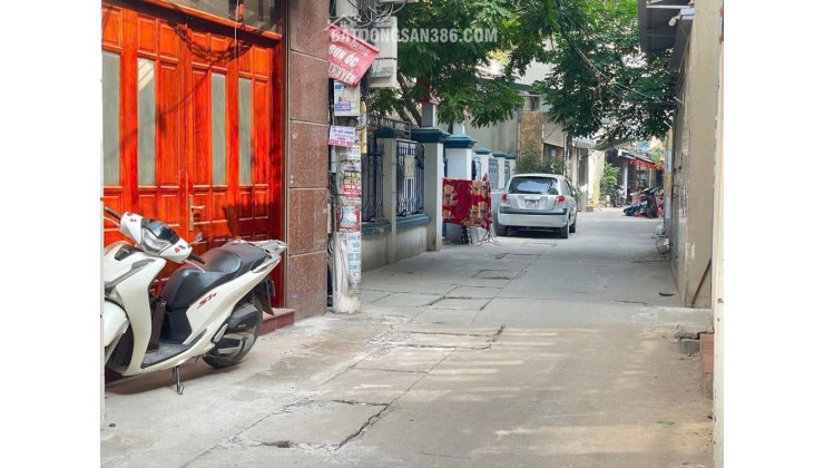 HOÀNG MAI GIÁP HAI BÀ – Ô TÔ TRÁNH – KINH DOANH – LÔ GÓC NỞ HẬU