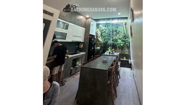 Bán nhà Hoàng Liệt, Hoàng Mai, Ô tô đỗ cửa, View hồ Linh Đàm, 43m2, 14.8 tỷ(CTL)