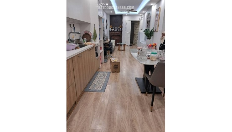 Bán nhà CHCC Trịnh Đình Cửu, Hoàng Mai, 2N 2Vs, 72m2, 5.7 tỷ(CGL)