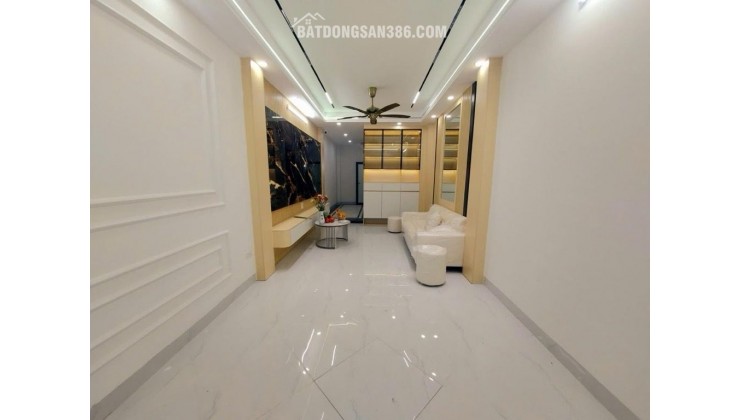 NHỈNH 12 TỶ SỞ HỮU NHÀ MỚI THANG MÁY GIÁP BÁT, 42M2 X 5 TẦNG