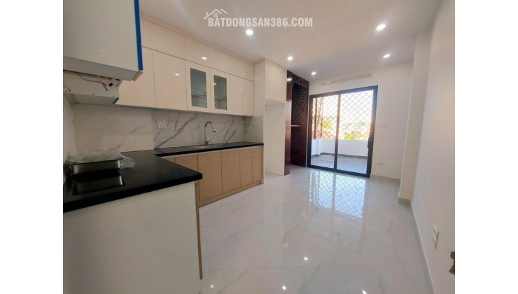 NHỈNH 12 TỶ SỞ HỮU NHÀ MỚI THANG MÁY GIÁP BÁT, 42M2 X 5 TẦNG