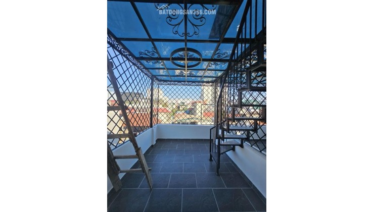 NHỈNH 12 TỶ SỞ HỮU NHÀ MỚI THANG MÁY GIÁP BÁT, 42M2 X 5 TẦNG