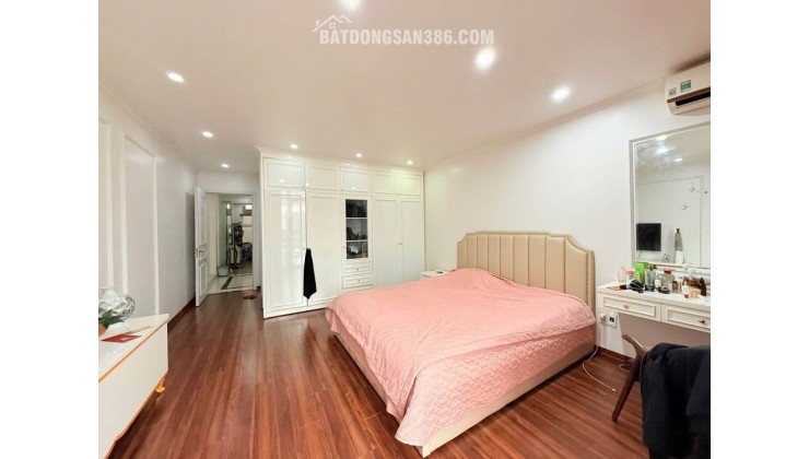 Nhà phân lô 193 Văn Cao - Thư Trung , 90m 4 tầng, giá 8.3 tỉ