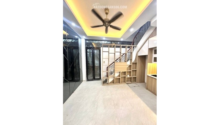 BÁN NHÀ HOÀNG HOA THÁM - HƠN 6 TỶ - MT 5M