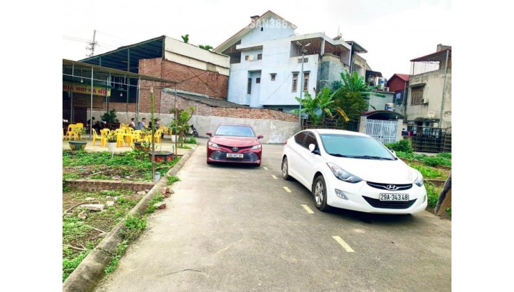 Bán 65.5m2 đất QL21 ngã tư trường Lục Quân, đối diện cổng chợ Huyện