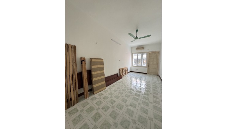 Á HẬU CHÙA BỘC - 35M2 - HƠN 11 TỶ - PHỐ SIÊU ĐẸP CHO ANH CHỊ Ạ