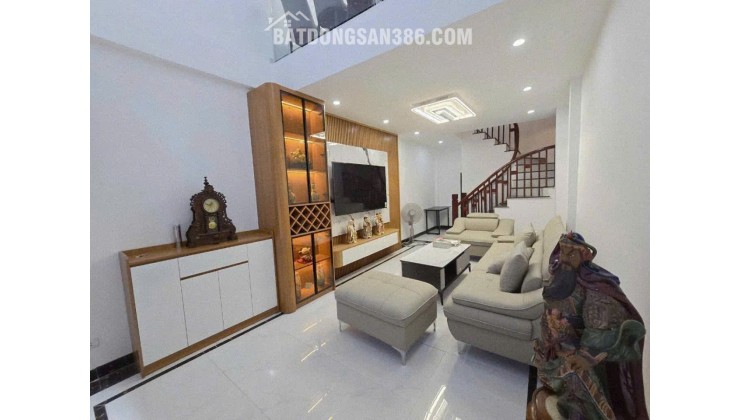 Bán nhà Thạch Bàn, gần AEON, 53m2, không gian sống yên bình, 5.95 tỷ