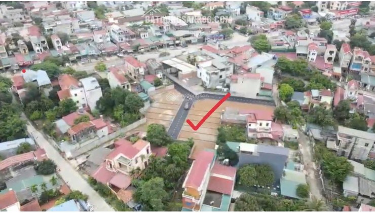 Bán 65.5m2 đất QL21 ngã tư trường Lục Quân, đối diện cổng chợ Huyện