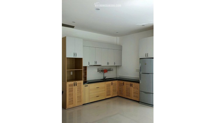 Căn Góc Hai Mặt Tiền Thoáng Đẹp Ngay Trung Tâm Nha Trang