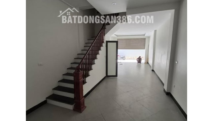 Nhà mặt phố ô tô tránh, mới xây xong, kinh doanh sầm uất, tiềm năng tăng giá tốt.