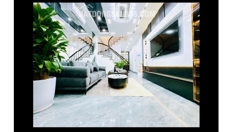 BÁN NHÀ ĐẸP PHƯỜNG CẦU GIẤY 50M 7 TẦNG CÓTHANG MÁY