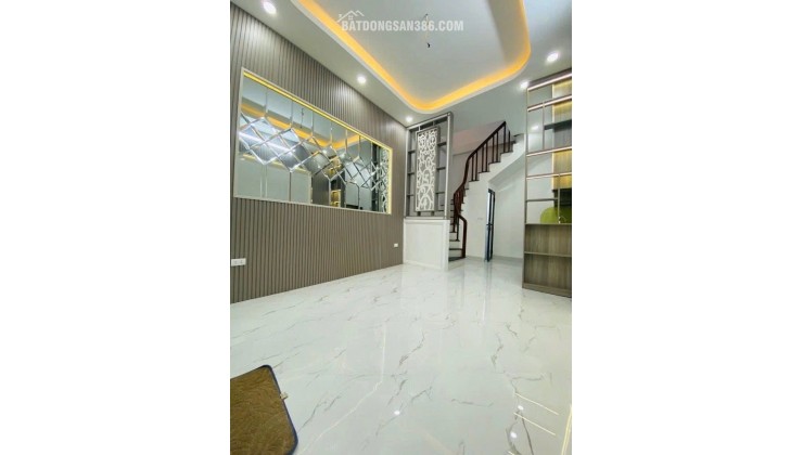 CẦN BÁN NHÀ TRƯỚC TẾT 2025 . 30M 5 TÂNG NHÀ CẦU GIẤY . CHỈ VIỆC XÁCH VALI VỀ Ở