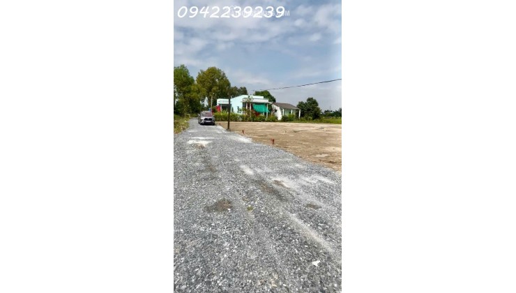 Bán đất 110m2 thổ cư, giá 900tr, đường oto vào tới đất, Tây Ninh ( xã Tân Trach, huyện Cần Đước, Long An cũ)