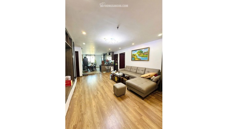 Bán nhà Hoàng Quốc Việt - Cầu Giấy - 45m2 - 5 tầng - 13 tỷ