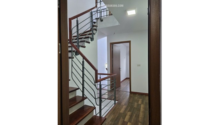 Cho thuê nhà 3,5 tầng Hậu Ái, Vân Canh, giá 8 triệu/ tháng, điện nước giá dân