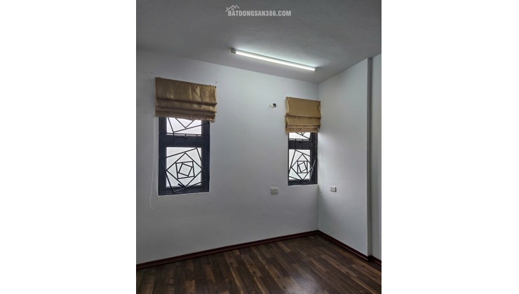 Cho thuê nhà 3,5 tầng Hậu Ái, Vân Canh, giá 8 triệu/ tháng, điện nước giá dân
