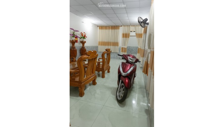 NHÀ HIẾM 2 MẶT ĐƯỜNG TRƯỚC-SAU, NGANG 6M, DT: 94M2 HXH HOÀNG HỮU NAM,,QUẬN 9 CHỈ 5TỶ5.