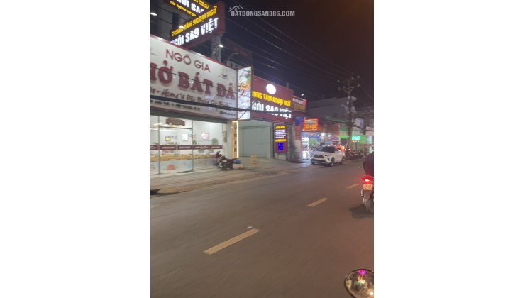 Bán tòa nhà 8,4x30m nhà 6 lầu giá 29 tỷ MT Đường Nguyễn Ảnh Thủ, Q12