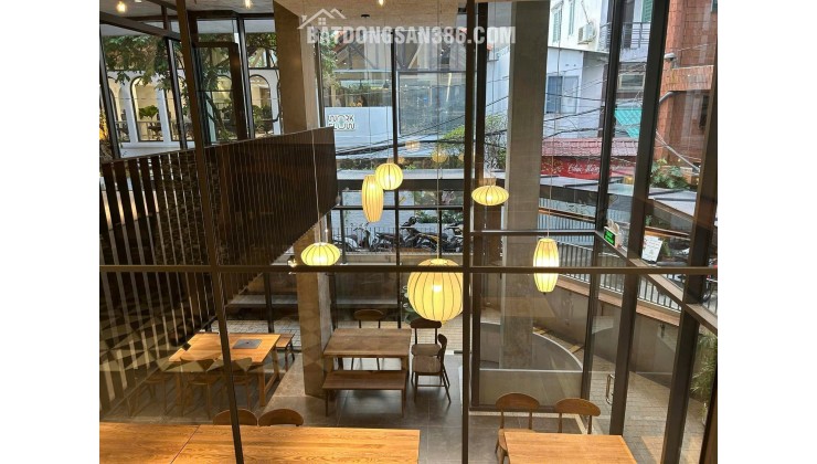 BÁN TOÀ NHÀ 21 CHDV KẾT HỢP VP- RỘNG 1,300 M2- NGANG 15M- NGAY CHỢ TÂN ĐỊNH, Q1- 199 TỶ