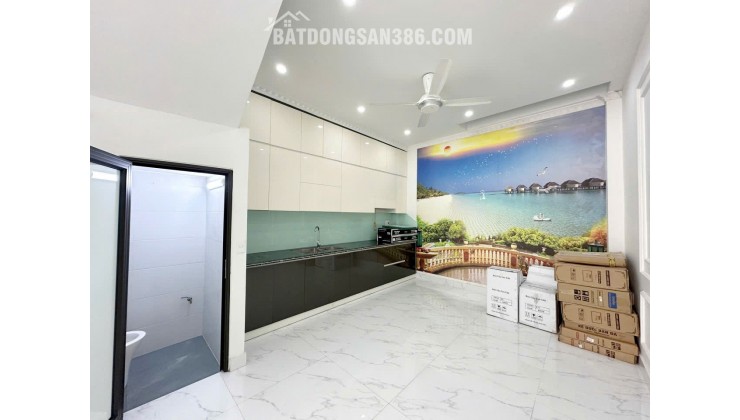 Nhà 4 tầng mặt đường Trực Cát - Vĩnh Niệm, đẹp như mới, giá 4.58 tỉ