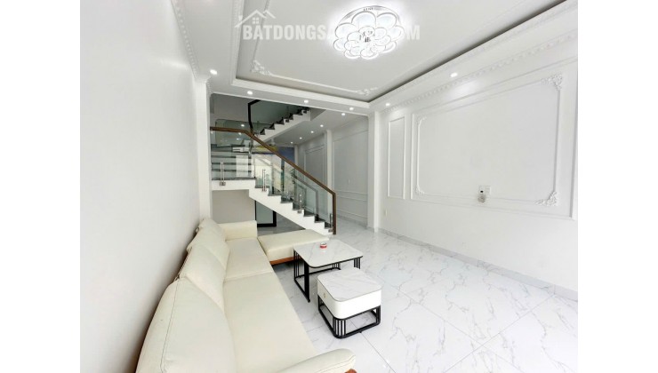 Nhà 4 tầng mặt đường Trực Cát - Vĩnh Niệm, đẹp như mới, giá 4.58 tỉ