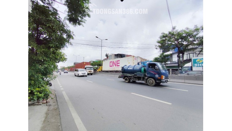 Nhà 1.5 tầng mặt đường Nguyễn Văn Linh, Giá rẻ chỉ 2.1 tỉ, gần ngay AEON