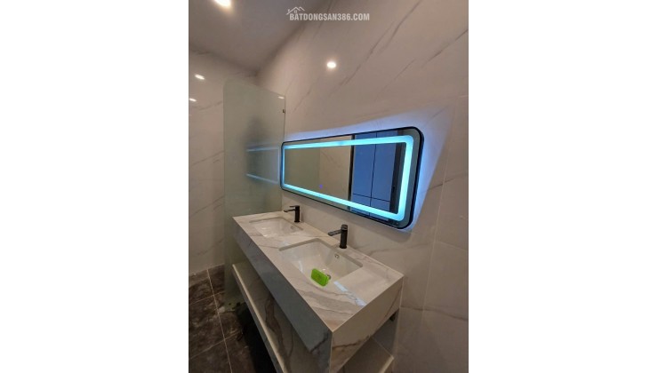 Mặt Tiền CXBH Quận 10, DT:4.5x15, T+5L Gái 18.5 tỷ TL