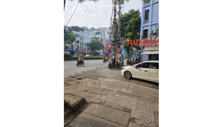 BÁN ĐẤT TẶNG NHÀ, DT 86M2, MT 4,5M, GIÁ 16.9 TỶ, LIÊN HỆ: 0965091176.