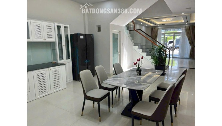 CẦN BÁN NHÀ 3 TẦNG HUỲNH NGỌC ĐỦ, NHÀ MỚI XÂY RẤT ĐẸP