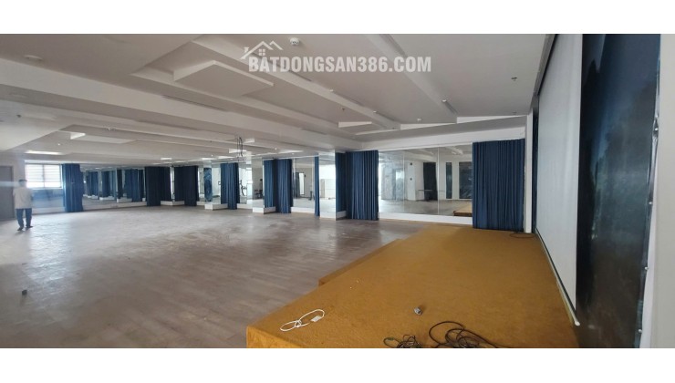 TOÀ NHÀ KHÁCH SẠN ĐANG XÂY THÔ- MT NGUYỄN VĂN TRỖI- THIẾT KÉ 56 PHÒNG+2 THANG MÁY- 550TR/TH