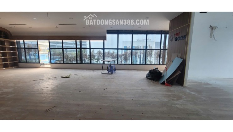 TOÀ NHÀ KHÁCH SẠN ĐANG XÂY THÔ- MT NGUYỄN VĂN TRỖI- THIẾT KÉ 56 PHÒNG+2 THANG MÁY- 550TR/TH