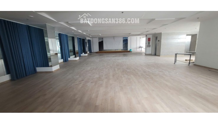 TOÀ NHÀ KHÁCH SẠN ĐANG XÂY THÔ- MT NGUYỄN VĂN TRỖI- THIẾT KÉ 56 PHÒNG+2 THANG MÁY- 550TR/TH