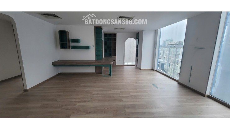 TOÀ NHÀ KHÁCH SẠN ĐANG XÂY THÔ- MT NGUYỄN VĂN TRỖI- THIẾT KÉ 56 PHÒNG+2 THANG MÁY- 550TR/TH