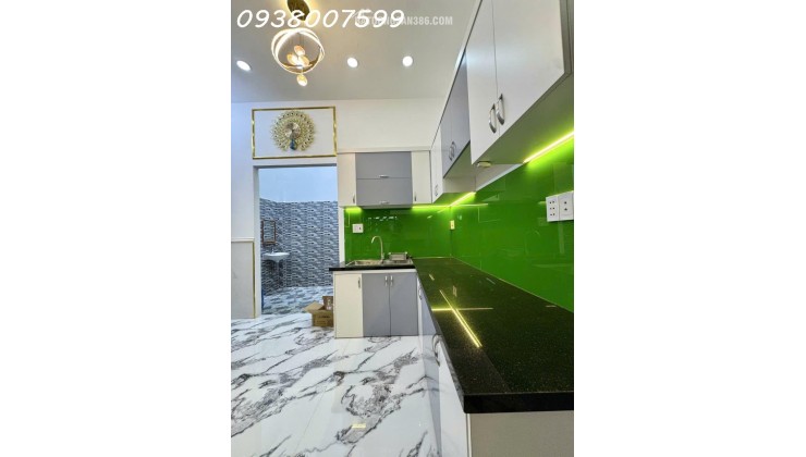 NHÀ BÁN GẤP GIẢM 400 TRIỆU. SÁT VÁCH QUẬN 7  - NHÀ MỚI Ở NGAY (4x15m) VUÔNG VỨC, TẶNG FULL NỘI THẤT - SỔ HỒNG HOÀN CÔNG, CÔNG CHỨNG NGAY - 5.5 TỶ