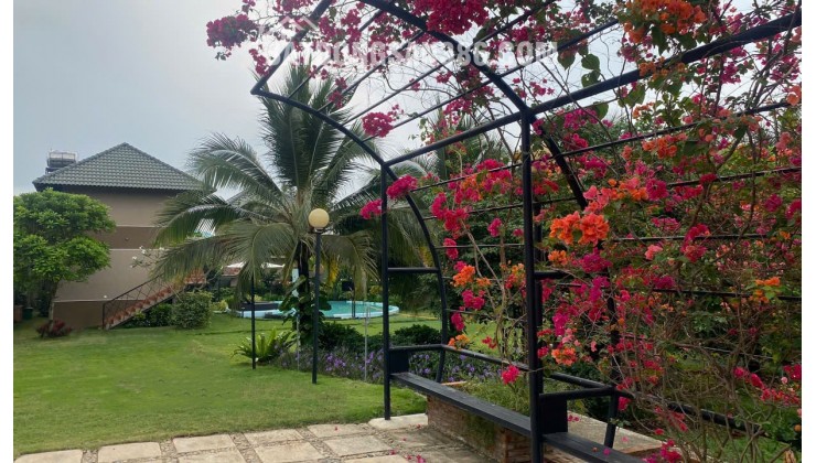 Nghỉ dưỡng chính chủ 1570m2, thổ cư 400m2, xã Hồ Tràm. Lh:0913933070.