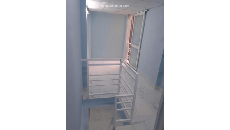 Nhà Quận 4 DTSD40m2 giá 1,590 tỷ Sổ Hồng