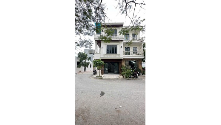 Nhà 3 tầng độc lập, lô góc, khu phân lô đường 15m Thiên Lôi, Giá 4.5 tỉ gần AEON