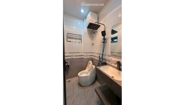 Nhà 3 tầng độc lập, lô góc, khu phân lô đường 15m Thiên Lôi, Giá 4.5 tỉ gần AEON