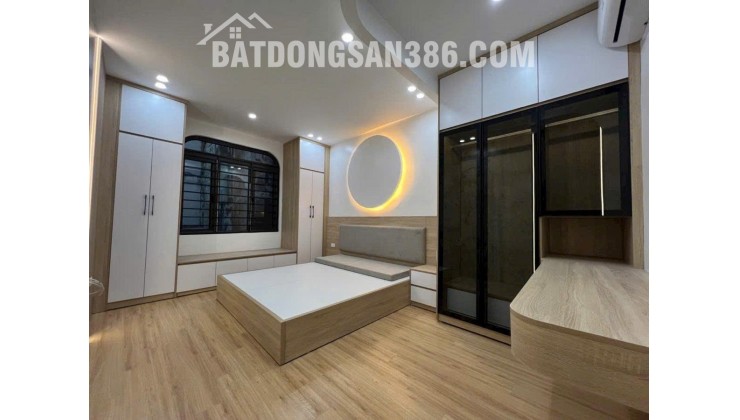 Bán nhà Đức Giang 53m 3 tầng 2 thoáng thông bàn cờ hơn 8 tỷ