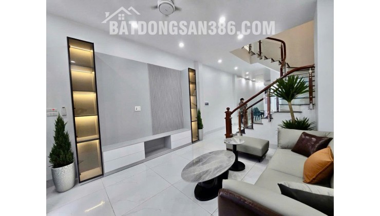 Bán nhà Ngọc Thụy 51m 5 tầng MT4m ô tô lô góc 3 thoáng hơn 13 tỷ