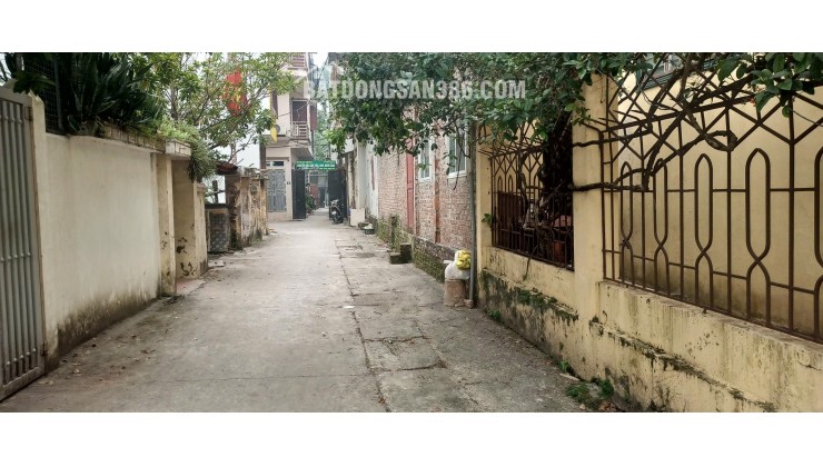 Gia Đình Bán 30M Đất Thuỵ Phương,Bắc Từ Liêm Vuông Vắn Sổ Đỏ CC