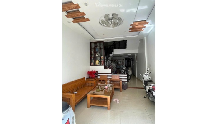 Nhà phân lô 591 Thiên Lôi, 66m 4 tầng, Giá 8.8 tỉ đối diện AEON