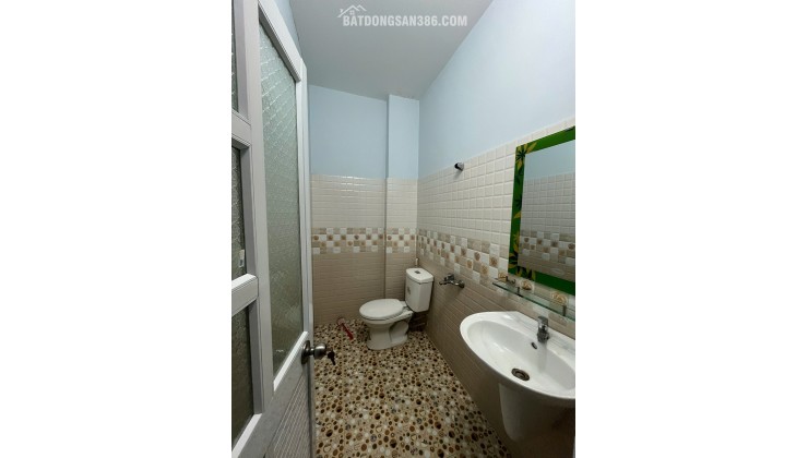 Bán nhà Tân Thới Hiệp Quận 12 đường 8m xe tải, vị trí đẹp gần trung tâm tiện ích