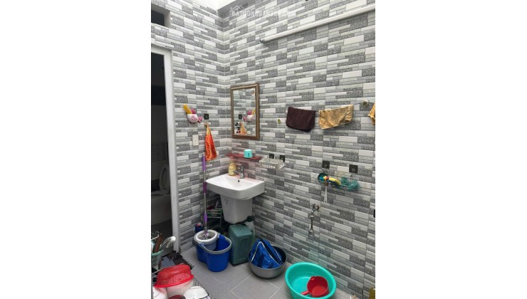 Bán nhà hẻm 6m Hiệp Thành 26 Quận 12, xe hơi đậu cửa, nhà đẹp hiện đại