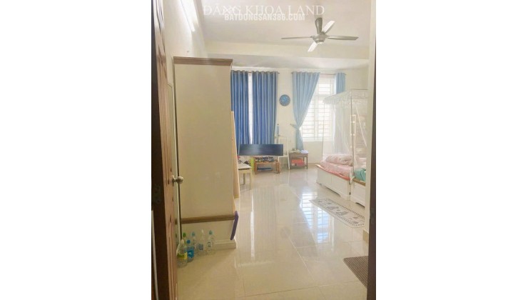 Cần bán gấp nhà 3 tầng p HBC- Thủ Đức. Xác bên Gigamal khu bên sông. Giá mềm.