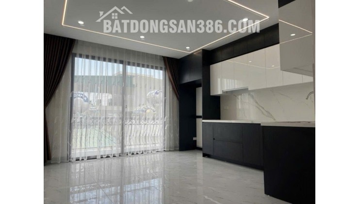 Bán nhà Cổ Linh 45m 6 tầng MT4.5m thang máy đối diện Aeon Mall hơn 13 tỷ