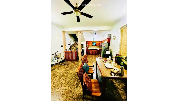 BÁN CĂN HOÀNG CẦU PHÂN LÔ Ô TÔ - HƠN 17 TỶ 46M MT 5.6M 5 TẦNG